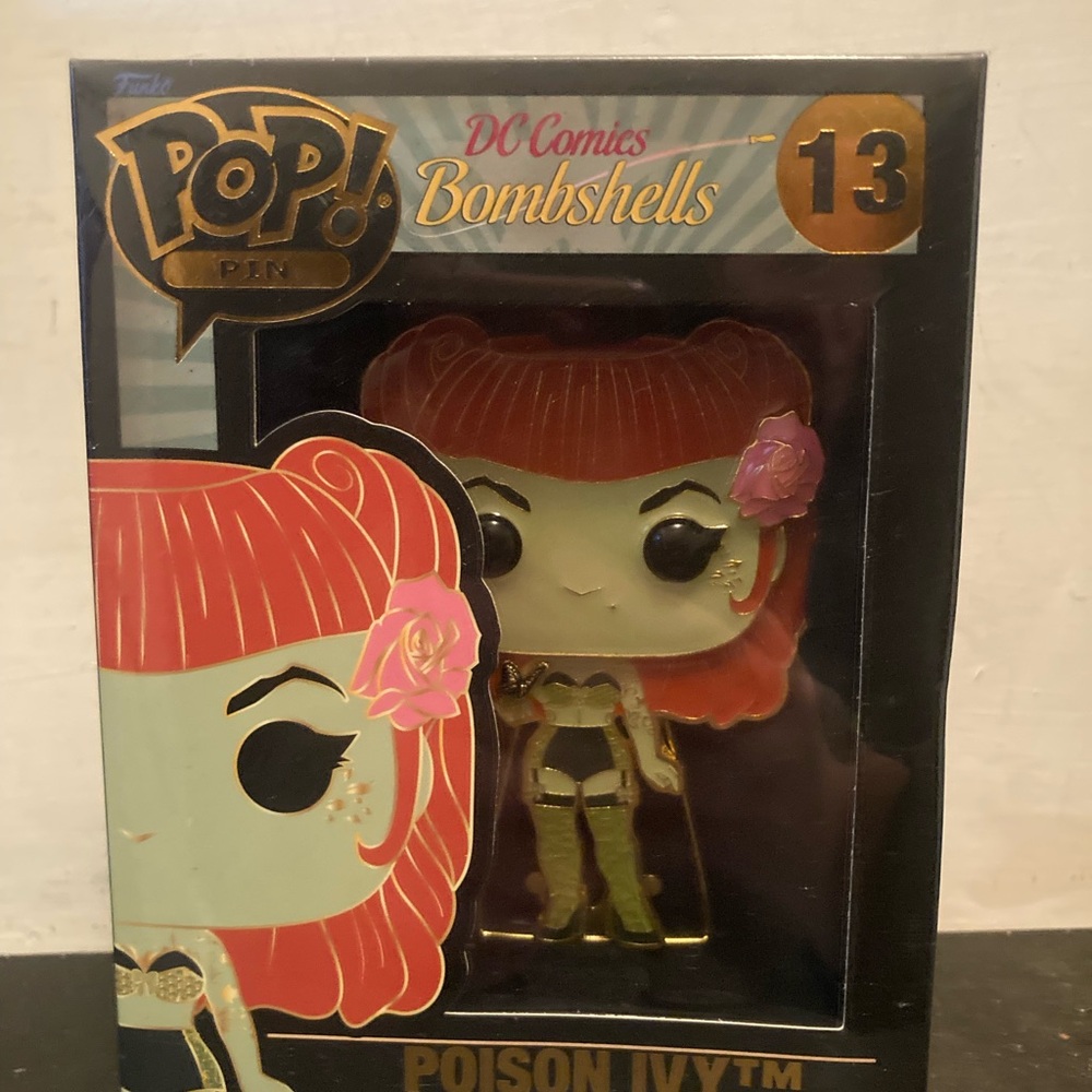 Funko Pop! DC Comics Bombshells Poison Ivy Pin